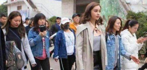 明星坐飞机耍大牌,揭秘明星坐飞机时的特权与争议